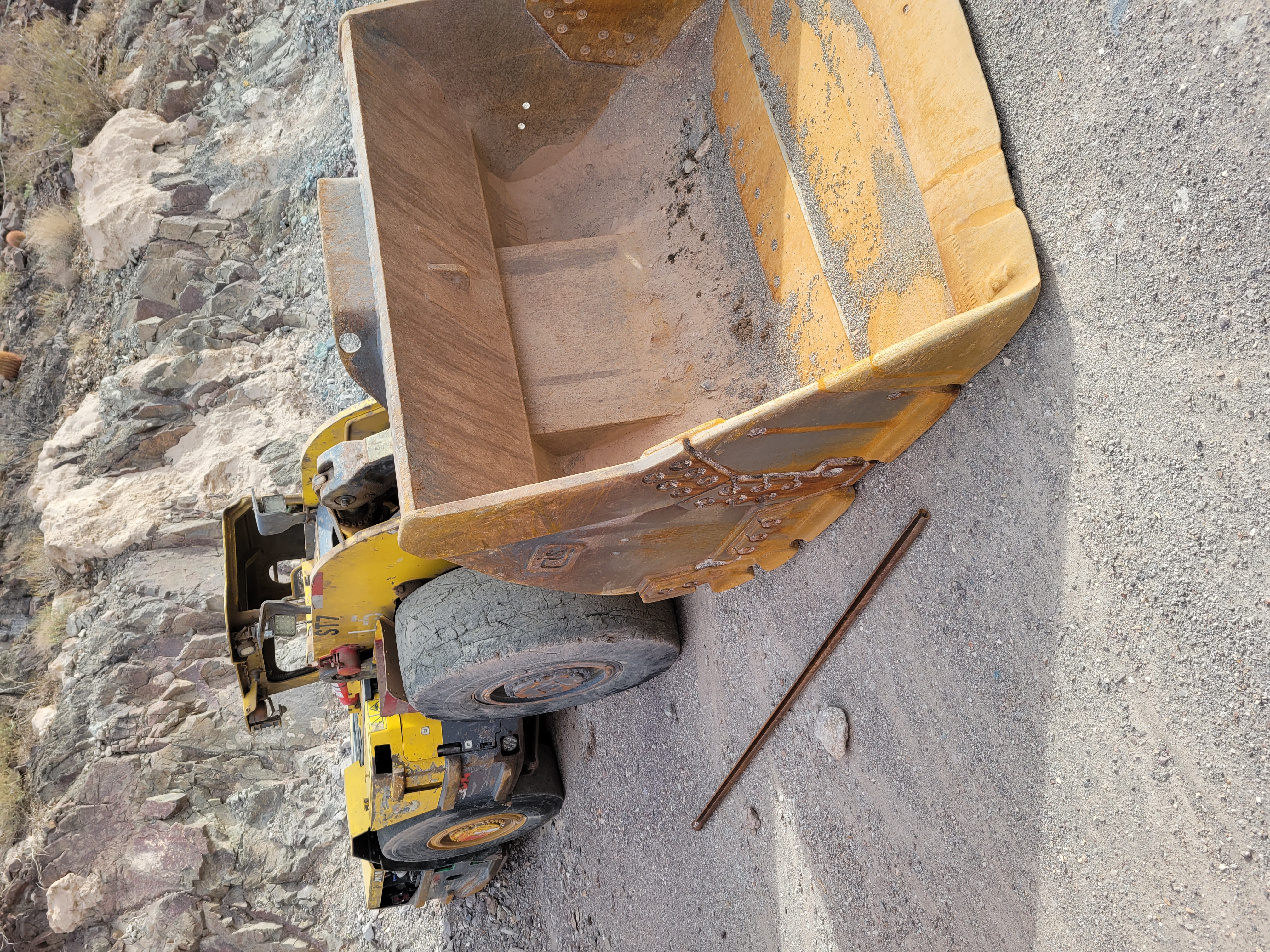 Two Underground 4 Yard Loader – Epiroc, Model ST7 - Photo 6