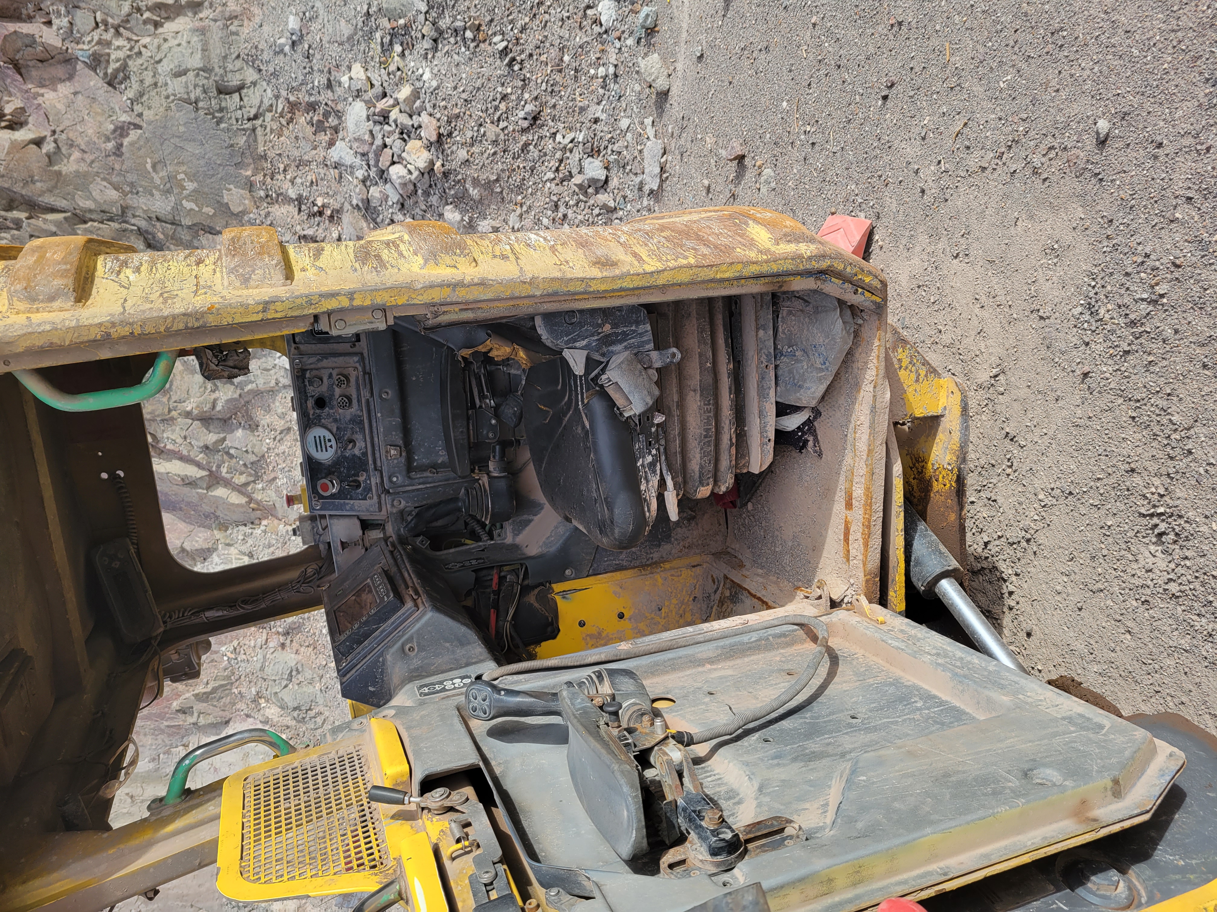 Two Underground 4 Yard Loader – Epiroc, Model ST7 - Photo 9