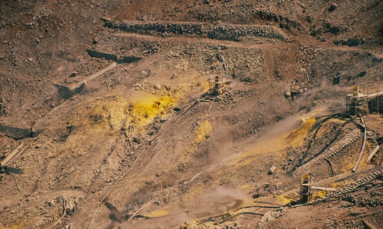 platinum price surge - Platinum Soars 7.29% Amid South African Supply Constraints and Investor Rotation