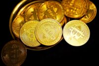 Gold Prices Climb Amid US-Iran Ceasefire Prospects