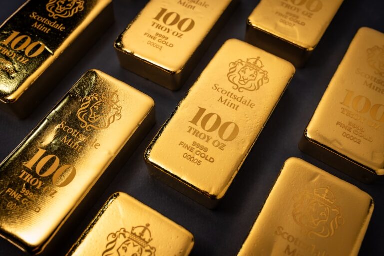 Gold Prices Dive Amid Dollar Surge and Geopolitical Tensions