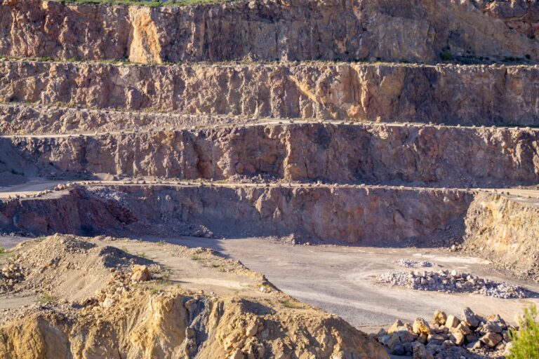 Mining Industry Sees Strategic Changes and Discoveries in April 2026