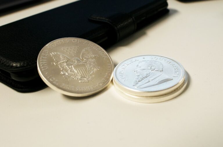 Silver Closes Lower Amid Tight Trading Range
