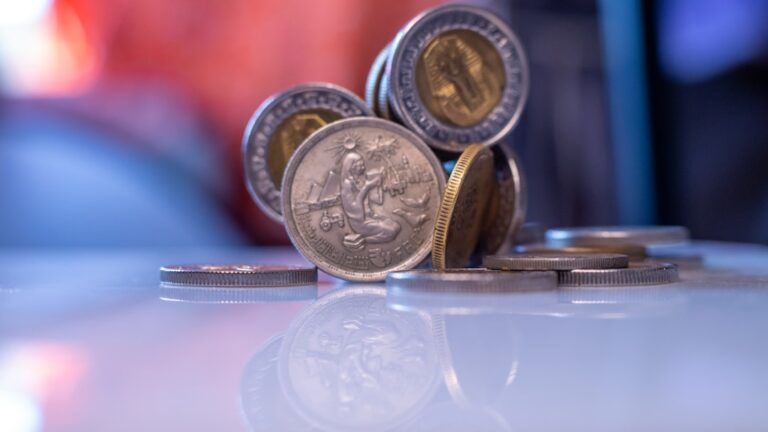 Silver Prices Hold Steady Amid Economic Uncertainty