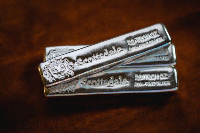 Gold Market Report - Gold Market Surges Amid Geopolitical Tensions and Strong Central Bank Demand