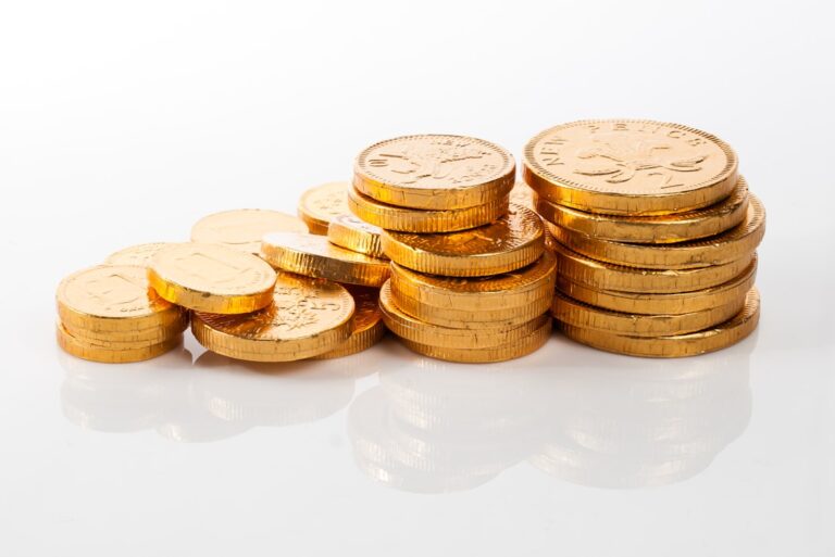 Gold Prices Climb Amid Rising Geopolitical Tensions and Record Demand