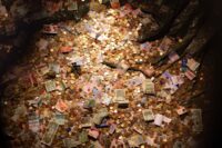 Gold Market Report - Gold Prices Steady Amid Economic and Geopolitical Tensions