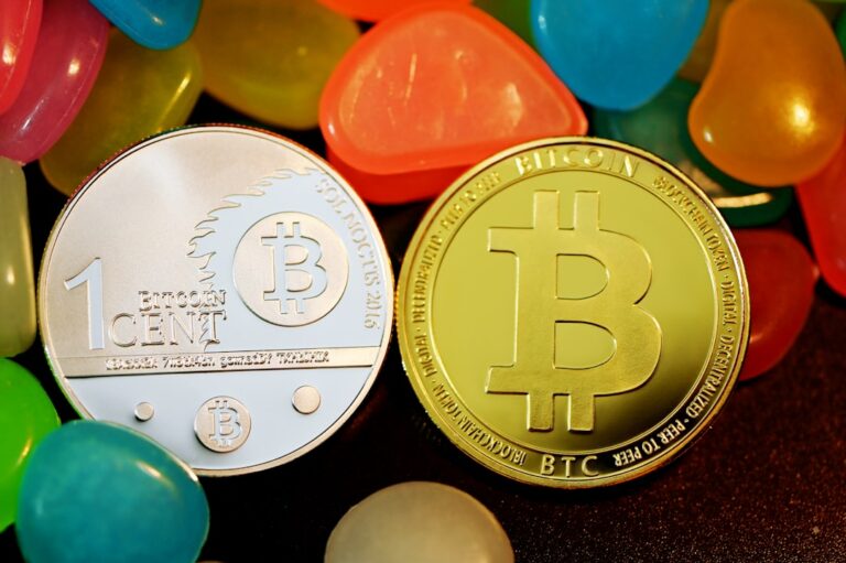 Silver Market Faces Volatility Amid Geopolitical Developments