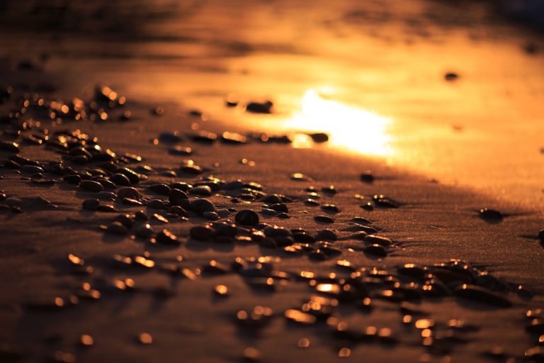 Platinum Prices Surge Amid South African Supply Constraints