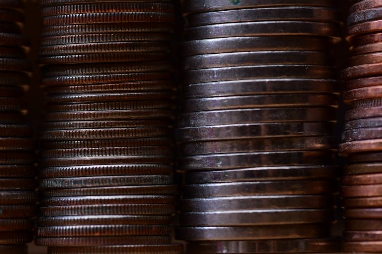 Silver Prices Decline Amid Market Volatility