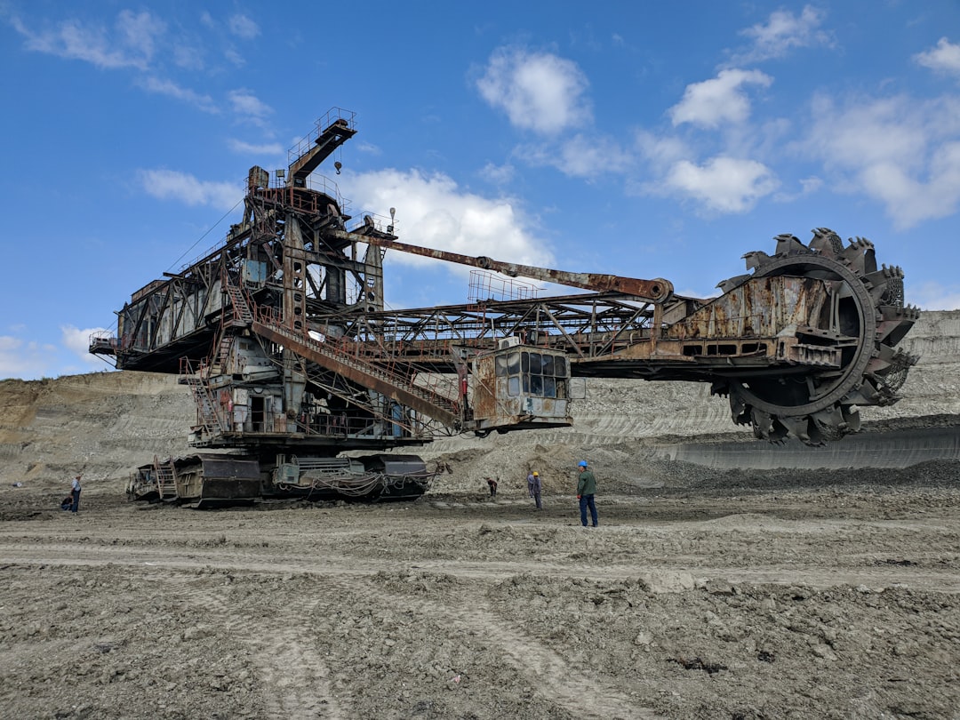 Case Study: Customized Lubricants Enhance Mining Equipment Performance in Harsh Environments