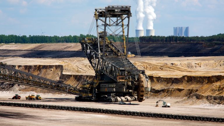 Stakeholder Gold Corp. Unveils Initial Assay Results from Loki Target at Ballarat Project