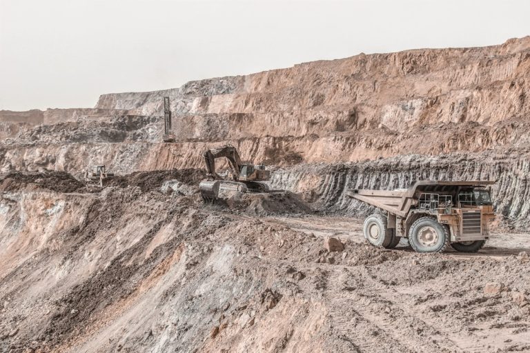 Trump Administration Limits U.S. Critical Mineral Exports: New Policy Sparks Industry Reactions